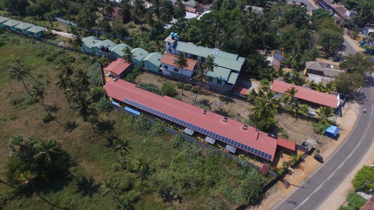 The Long Hostel Arugam Bay Buitenkant foto